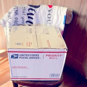 Extra shipping label for bundles please purchase this if purchasing a bundle